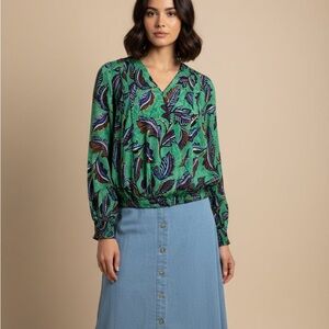 Democracy Green Printed V-Neck Blouson Blouse